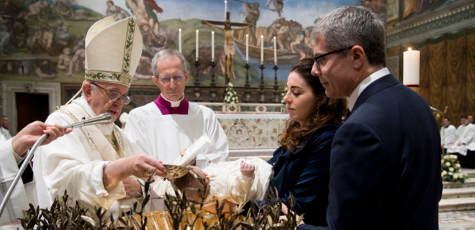 El Papa a los padres: «Vuestro deber es transmitir la fe por el dialecto del amor en vuestro hogar»