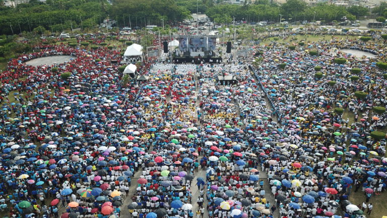 IGLESIA CATÓLICA REÚNE CIENTOS DE FIELES EN FIESTA CORPUS CHRISTI.