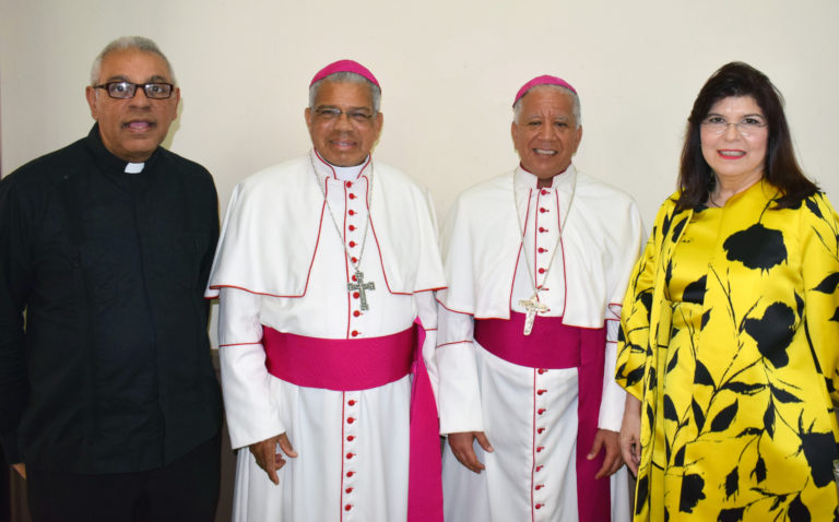 Arzobispo Metropolitano de Santo Domingo realizo la segunda «Tarde de Té» con el Comité de apoyo