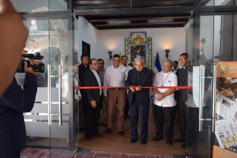 Mons. Francisco Ozoria inaugura Sala de Prensa en el Arzobispado de Santo Domingo