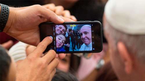 La voz de los evangelizadores digitales en el Sínodo Representantes de la labor evangelizadora de la Iglesia en el “continente digital” compartieron sus testimonios durante la octava Congregación General este viernes 13 de octubre.