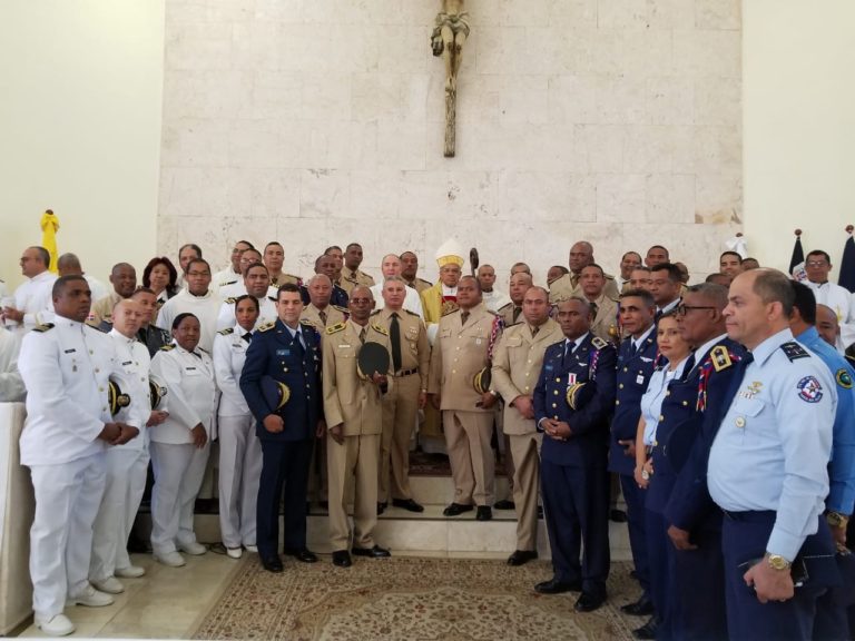 Obispado Castrense realiza primera Misa Crismal en la Capilla Nuestra Señora de la Altagracia en el Ministerio de Defensa