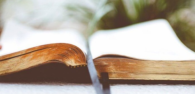 La Biblia, el libro que irradia el calor entrañable del amor de Dios