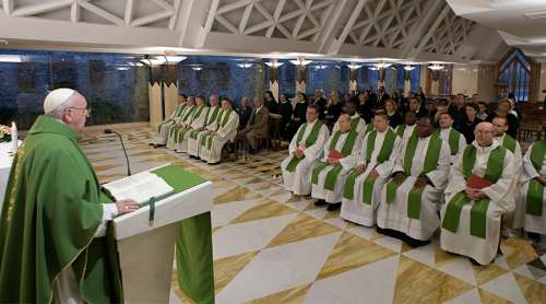 El Papa Francisco celebra la Misa matutina en la capilla de la Casa de Santa Marta