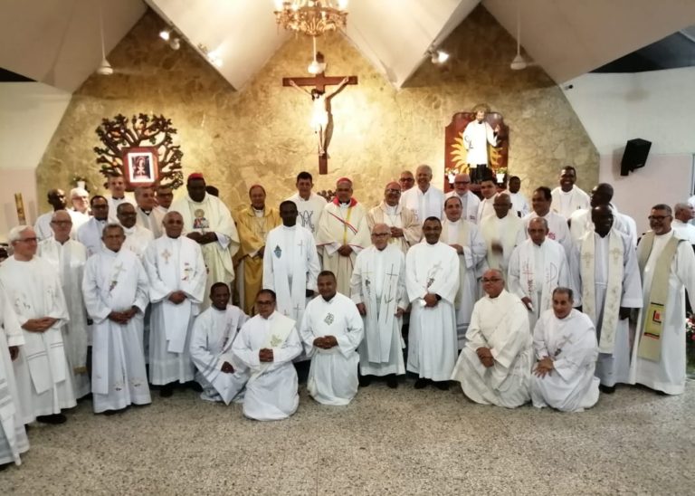 El Rvdo. P. José Abraham Apolinario Abreu Celebra 40 años de ministerio sacerdotal