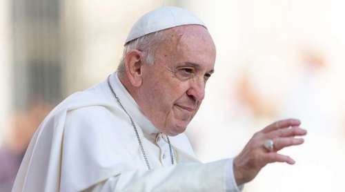 Las felicitaciones por el 50º sacerdocio del Papa, siervo del pueblo de Dios