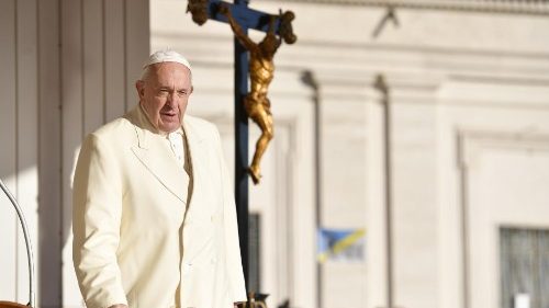 El Papa en la catequesis: fe en Cristo y magia son incompatibles