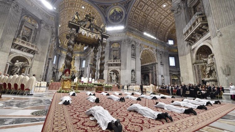 El celibato sacerdotal según el Concilio