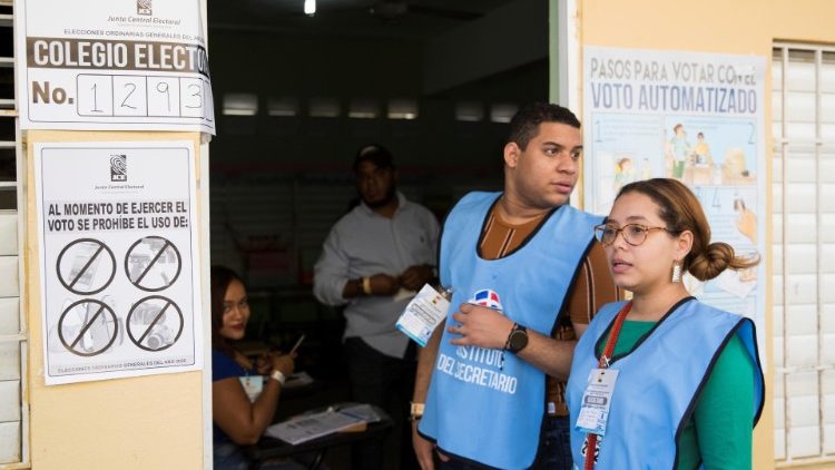 República Dominicana: se suspenden elecciones. Los obispos exigen claridad