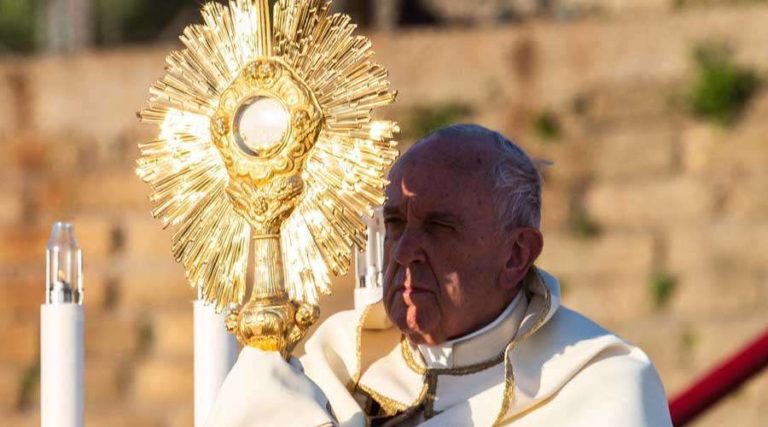 Corpus Christi: Papa Francisco vuelvan al Señor en la Adoración y en la Misa