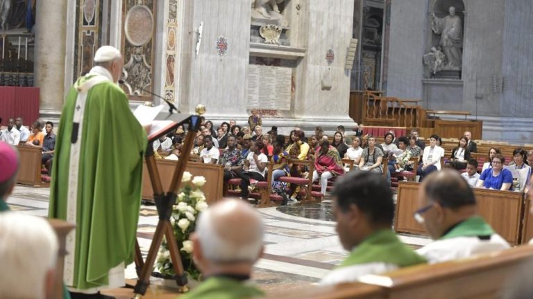 Lampedusa: 7 años después de su visita, el Papa celebrará la Misa en Santa Marta