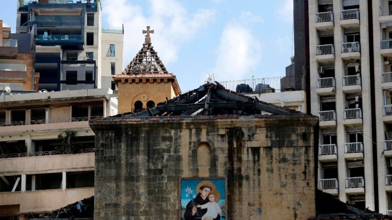 En Beirut, entre la ayuda y las tensiones políticas, las parroquias siguen trabajando