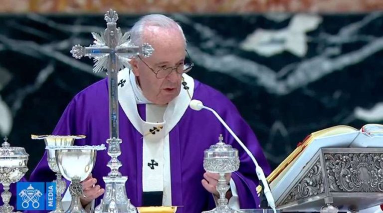 Esta es la oración que el Papa Francisco propone para rezar cada día en Adviento