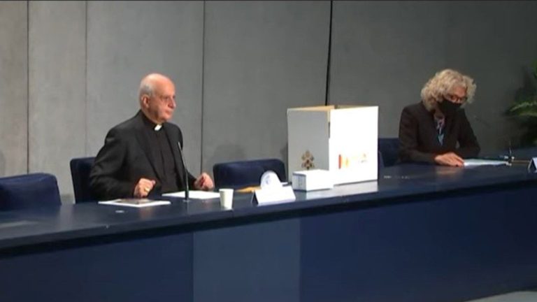 Monseñor Fisichella presentó las Iniciativas de la IV Jornada Mundial de los Pobres