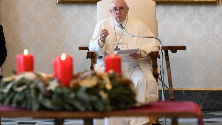 Orar es estar en espera: hoy o mañana, Dios responderá. Catequesis del Papa