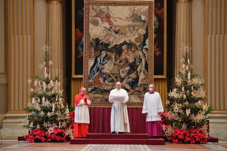 Urbi et Orbi. Papa: “El Niño de Belén conceda fraternidad a la tierra que lo vio nacer”