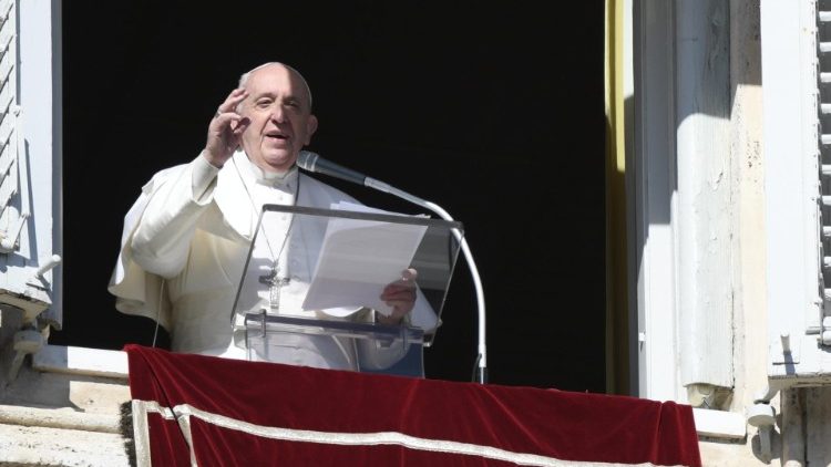 El Papa en el Ángelus: «Meteos esto en la cabeza: con el diablo jamás se dialoga»