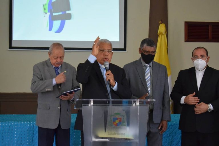 Mons. Francisco Ozoria Acosta, Realiza Bendición En Presentación De Telematutino “Vida Y Sociedad” Que Se Transmitirá Por Televida Canal 41