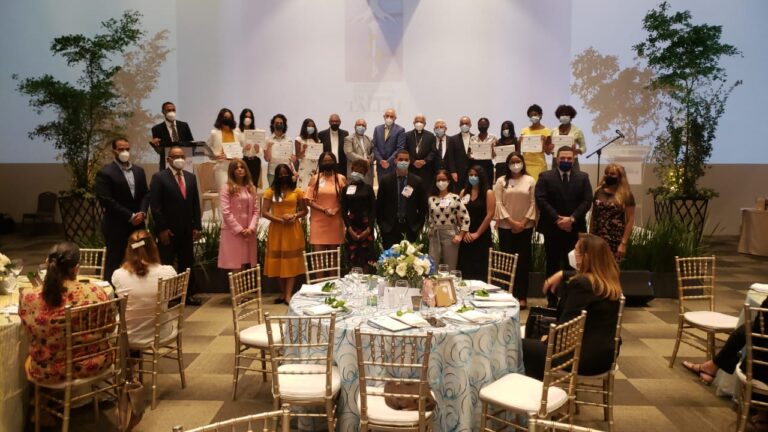 Fundación Dominicana Dr. Ramón Tallaj Realizó Almuerzo Benéfico Y Lanzamiento De Dos Libros