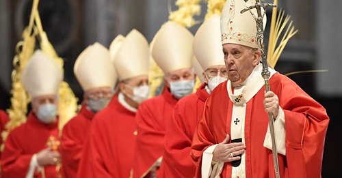 El Papa en el Domingo de Ramos: pidamos la gracia del estupor