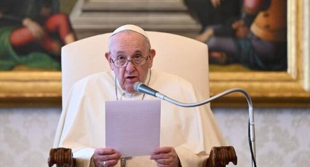 Papa Francisco recomienda leer este libro que ayuda a la fidelidad en la oración