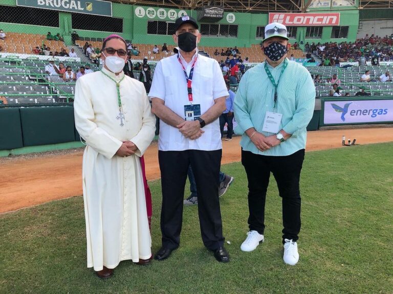 Mons. Santiago Rodríguez Bendice Estadio Tetelo Vargas de San Pedro de Macorís