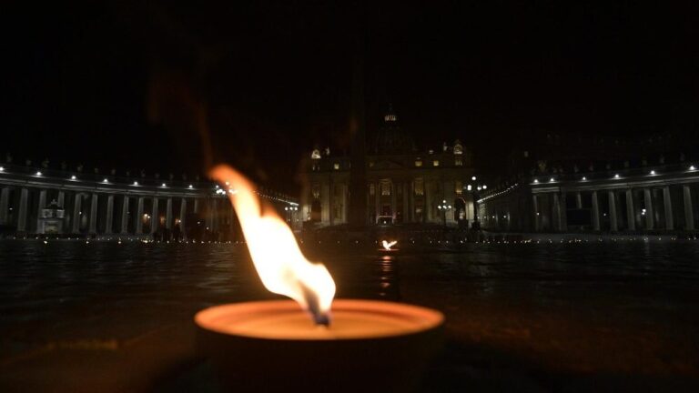 El Santo Padre confía las meditaciones del Vía Crucis 2022 a las familias