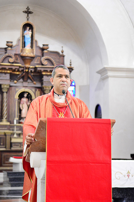 Mons. Tomas Morel pide reflexionar sobre problemas afectan el mundo