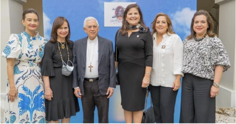 Eligen ganadores premiación del concurso “Rosarios Altagracianos Artesanales”