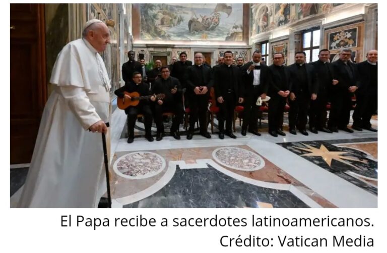 Papa Francisco pide a sacerdotes “ser adictos al encuentro con Jesús» y no al celular