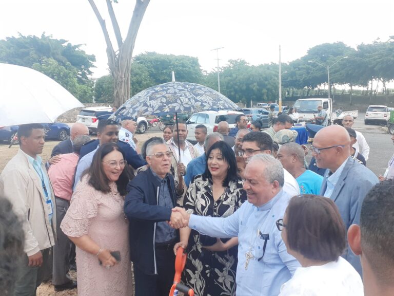 Con motivo al día Nacional de la Biblia, se realizó primer picazo de la construcción del Monumento a la Biblia en SDE