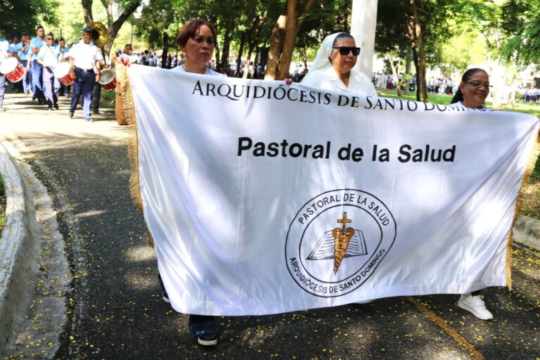 Pastoral de la Salud realiza concurrida caminata por la Salud Mental; impactó a 4,500 personas en la semana conmemorativa