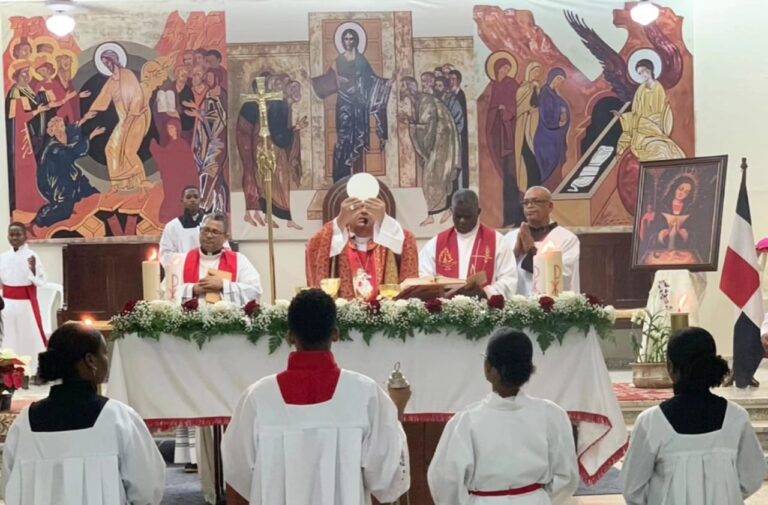 Celebración Eucarística por la Inauguración de capilla María Santísima Reina de la Paz y la Esperanza, ubicada en la Zona Pastoral de Boca Chica.