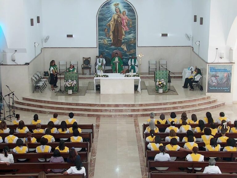 La Arquidiócesis de Santo Domingo y la Vicaría Episcopal Territorial de SDE, celebraron la graduación catequistas