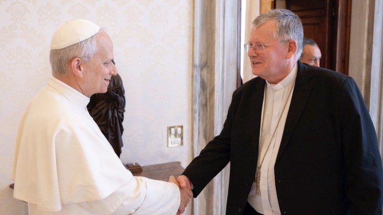 Cardenal Jaime Spengler con el Papa León XIV