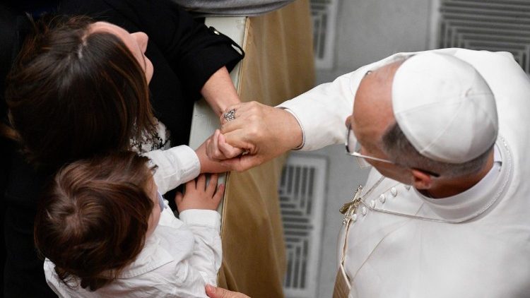 El saludo del Papa a los empleados de la Santa Sede