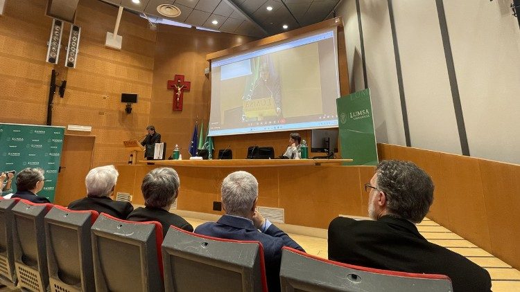 Un momento del congreso en la LUMSA