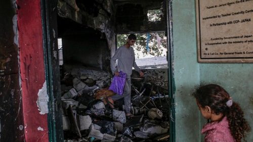 Ataque israelí a una escuela de Gaza que albergaba a personas desplazadas