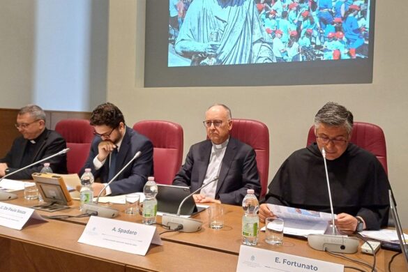 Día Mundial de los Niños: La Iglesia debe liderar la "revolución de la ternura"