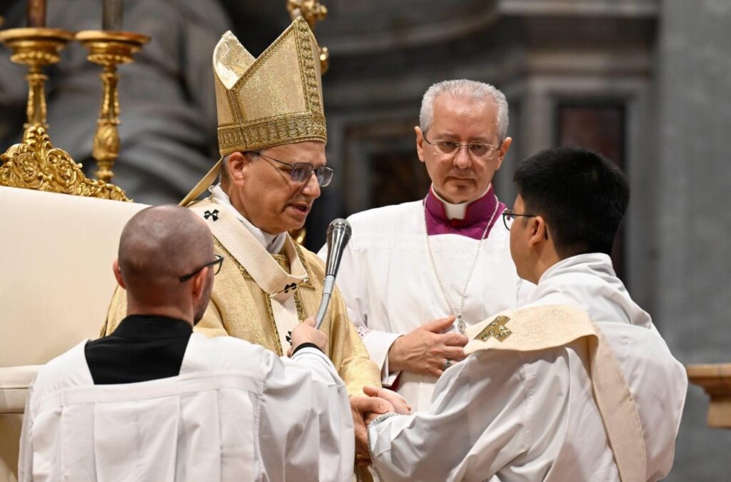 El Papa a los nuevos sacerdotes: reconstruir la credibilidad de una Iglesia herida