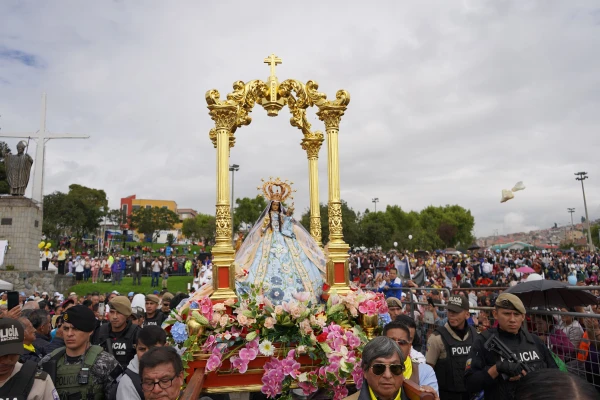 Procesión de la Virgen del Cisne. Crédito: Radio Católica Cuenca.