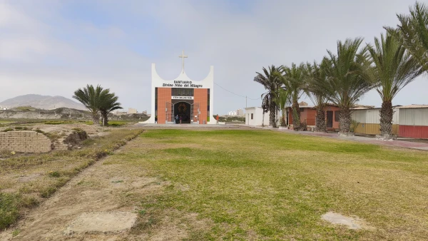 Capilla edificada sobre los restos del antiguo templo donde, en 1649, tuvo lugar la aparición del Niño Jesús en una hostia consagrada en Eten, Perú. Actualmente, no está bajo la jurisdicción de la Diócesis de Chiclayo, sino que es administrada por el denominado “Comité Multisectorial de Ciudad Eten”. Crédito: Diego López Marina - EWTN News
