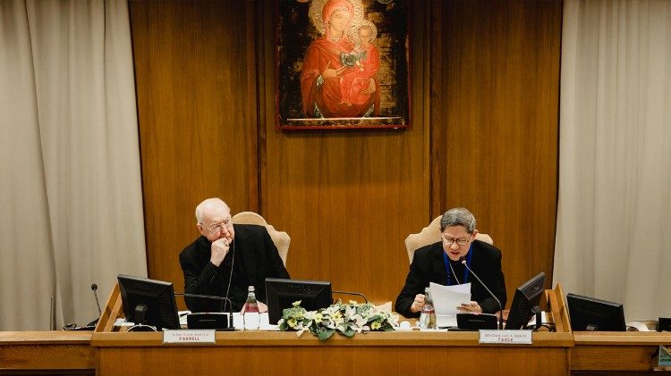 Exposición del cardenal Tagle durante el encuentro.