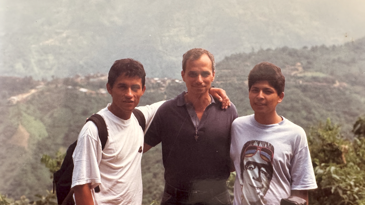 Una de las prioridades pastorales del padre Prevost fue acompañar la vida cristiana de los jóvenes.