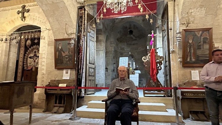 Monseñor Bizzeti profundiza en algunos textos de los padres de la tradición siríaca (© Antonella_Palermo)