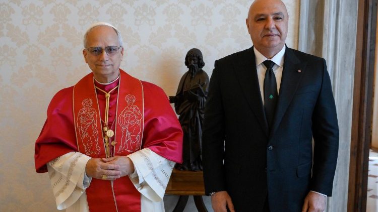 El Santo Padre León XIV se encuentra con el Presidente del Líbano, Joseph Aoun.