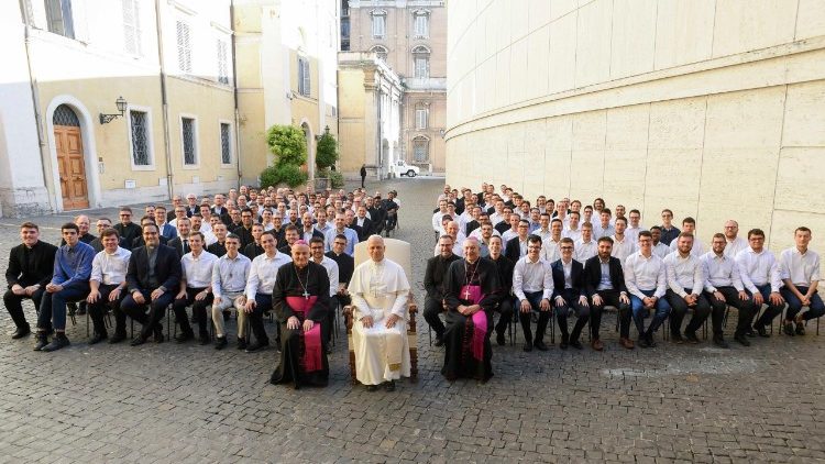 La foto de grupo al final de la audiencia
