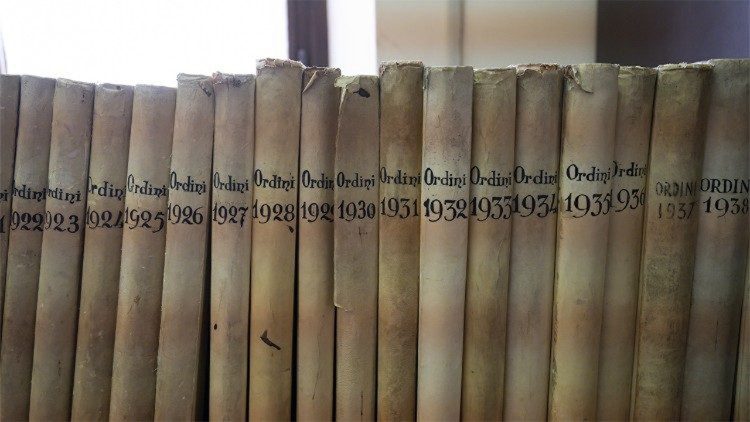 Dicasterio para la Vida Consagrada y las Sociedades de Vida Apostólica: volúmenes antiguos conservados en el archivo