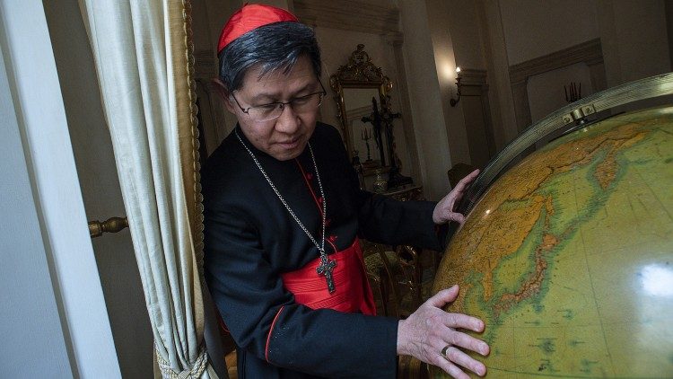 El Cardenal Pro-Prefecto Tagle, en la sede de la segunda Sección del Dicasterio para la Evangelización