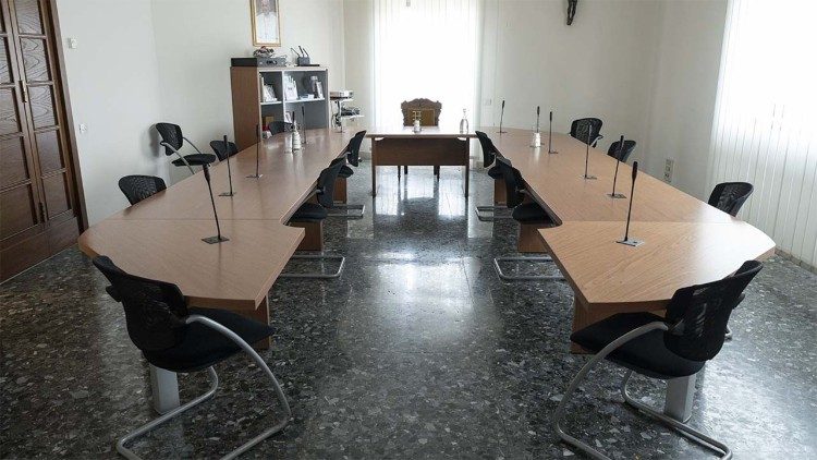 La sala de reuniones del Dicasterio